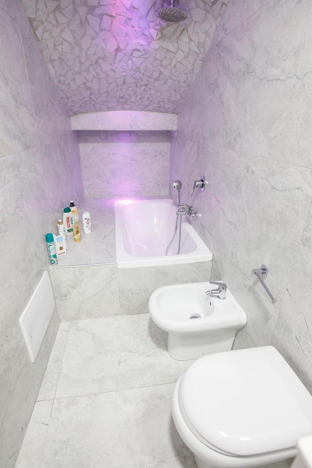 B&B Le Stanze Di Aurora نابولي المظهر الخارجي الصورة
