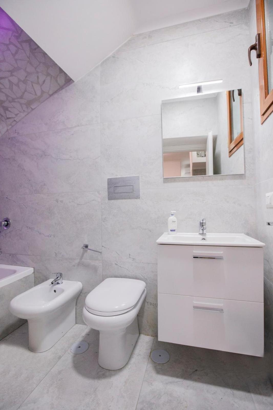 B&B Le Stanze Di Aurora نابولي المظهر الخارجي الصورة
