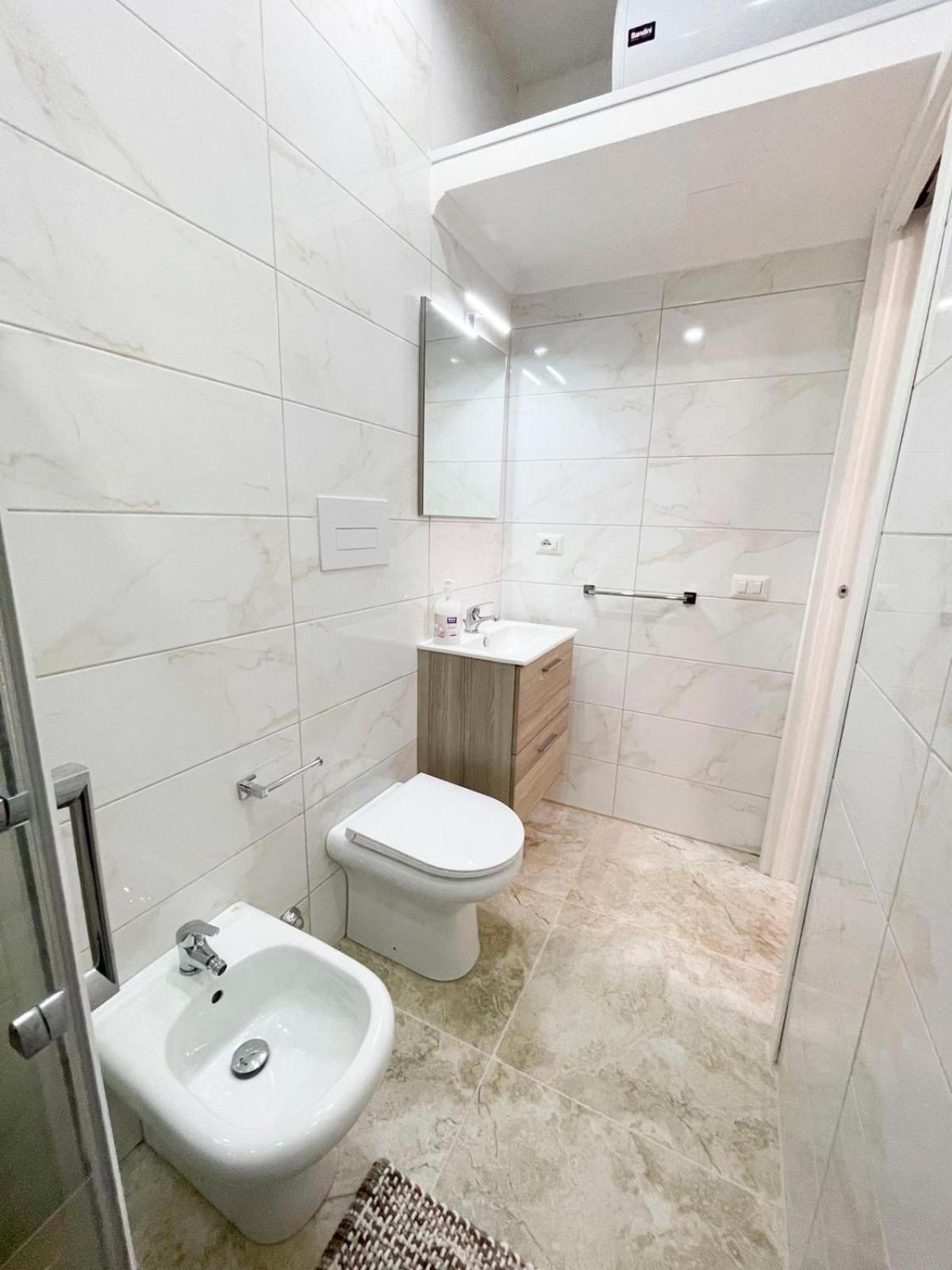B&B Le Stanze Di Aurora نابولي المظهر الخارجي الصورة